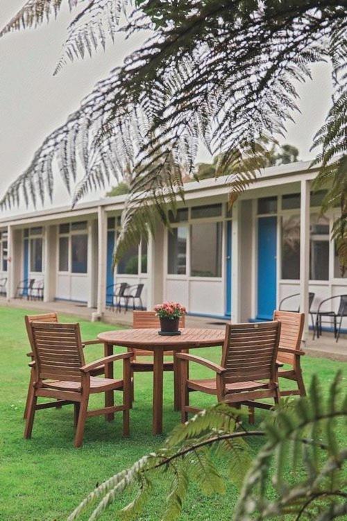 Westport Motor Hotel エクステリア 写真